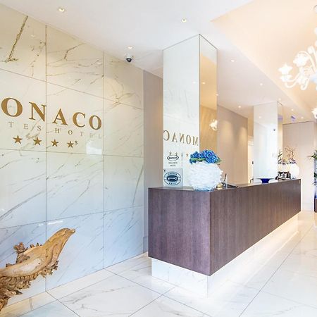 Monaco Suites Hotel Lignano Sabbiadoro Exterior foto