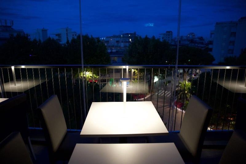 Monaco Suites Hotel Lignano Sabbiadoro Exterior foto
