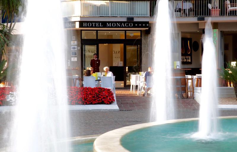 Monaco Suites Hotel Lignano Sabbiadoro Exterior foto