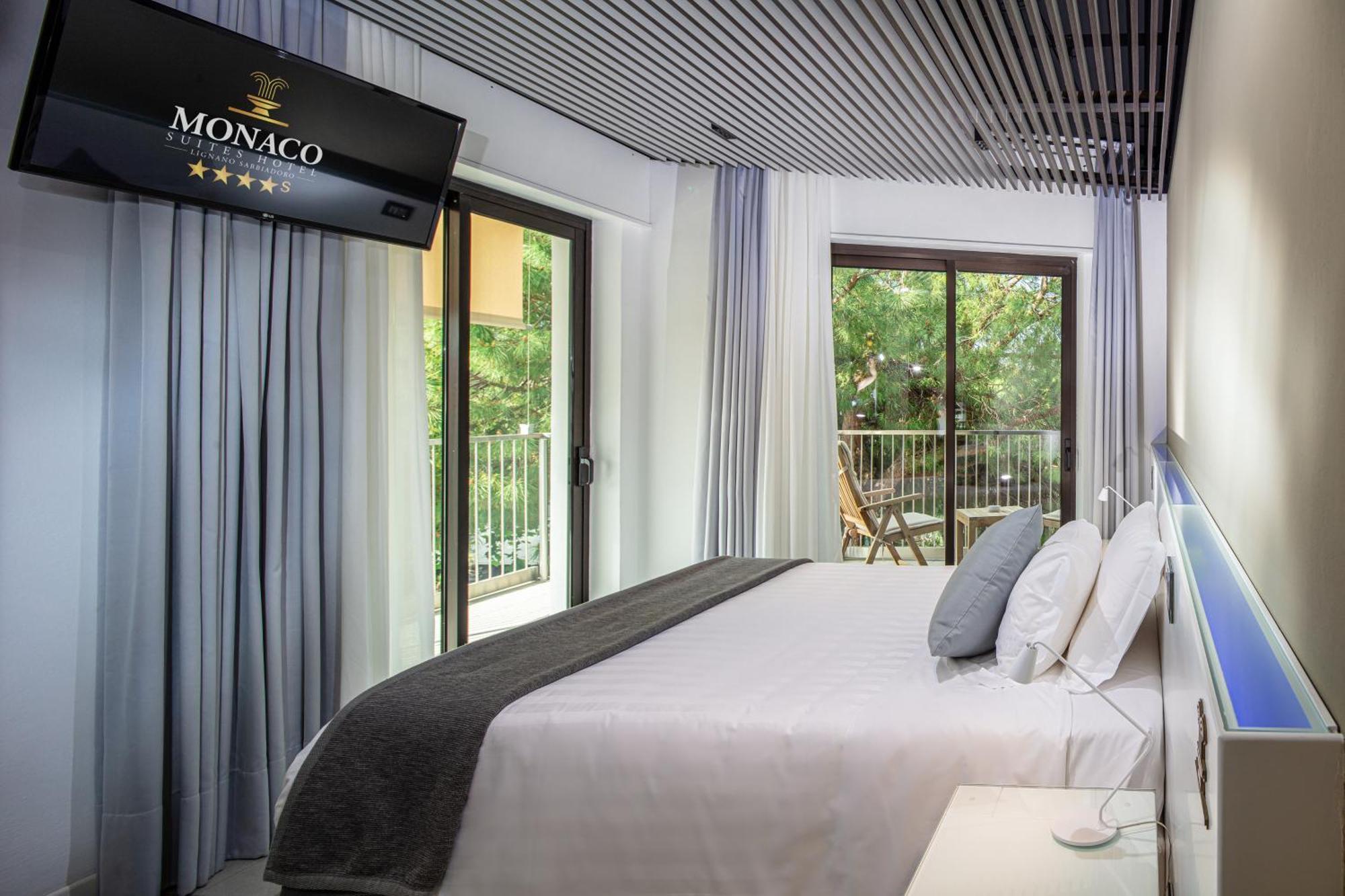 Monaco Suites Hotel Lignano Sabbiadoro Quarto foto