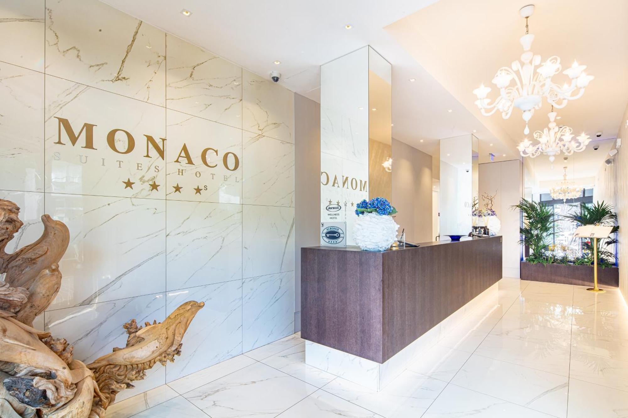 Monaco Suites Hotel Lignano Sabbiadoro Exterior foto